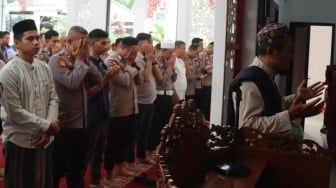 Polres Garut Gelar Salat Gaib dan Doa Bersama untuk Tiga Anggota Polri yang Gugur di Way Kanan