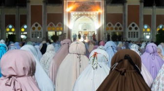 Maksimalkan Ibadah di Bulan Ramadan, Ini Beda Salat Tarawih 8 dan 20 Rakaat yang Perlu Kamu Pahami