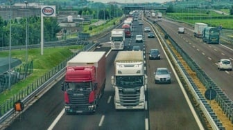 Pembatasan Truk Sumbu Tiga atau Lebih di Tol Tangerang-Merak Mulai 24 Maret 2025