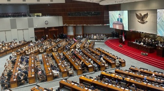 Gedung DPR Dikepung Pendemo, Komisi I Gelar Rapat Kilat Bahas RUU Penyiaran: Khawatir Sulit Keluar