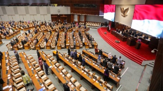 Suasana jalannya Rapat Paripurna ke-15 DPR Masa Persidangan II Tahun Sidang 2024-2025 di Kompleks Parlemen, Senayan, Jakarta, Kamis (20/3/2025). [Suara.com/Alfian Winanto]