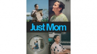 Review Film Just Mom: Keluarga Nggak Harus Punya Ikatan Darah