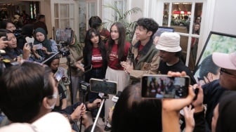 Film Komang Jadi Opsi Tontonan Lebaran, Hadirkan Kisah Cinta Raim Laode dan Istri