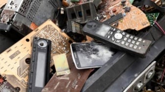 Kumpulkan Gadget Bekas untuk Jaga Bumi,  Solusi Mudah Daur Ulang E-Waste