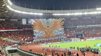 Koreografi Burung Garuda Raksasa di Stadion GBK Bikin Ciut Pemain Bahrain