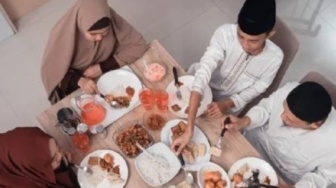 3 Rekomendasi Makanan Pembuka Buka Puasa Agar Tubuh Tak Syok