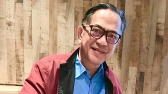 5 Fakta Jenazah Ray Sahetapy Akan Dipindahkan Setelah Dimakamkan