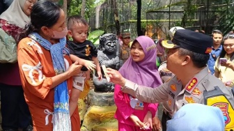 Jumlah Wisatawan ke KBS Surabaya Diprediksi Meningkat Hingga Hari Minggu