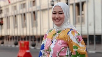 Okie Agustina Menyesal Beri Kado Ultah Anak Pakaian Dalam Rp1,8 Juta