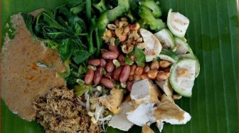 Di Balik Nama Serombotan, Kuliner Khas Bali Hidangan Para Raja yang Kini Dijual Rp 5 Ribuan