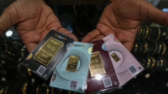Harga Emas di Pegadaian Kompak Turun, Antam Tetap di Atas Rp2 Juta