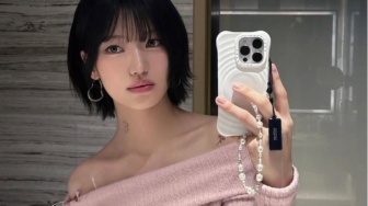Anti Ribet, Ini 4 Ide Outfit Harian Cozy ala Siyoon Billlie yang Bisa Kamu Tiru