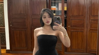 4 Ide Basic Outfit Amanda Zahra, Simple Look yang Tetap Fresh dan Feminine