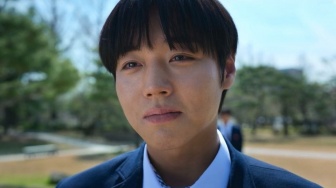 Sukses Besar, Park Ji-hoon Singgung Peluang Lanjut Weak Hero Class 3