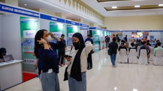 Sarjana Jadi Sopir, Diploma Jadi PRT: Ironi Pendidikan Tinggi di Tengah Krisis Lapangan Kerja!