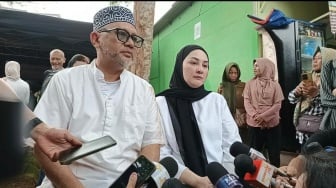 Ayah Mona Ratuliu Meninggal Jelang Salat Tahajud