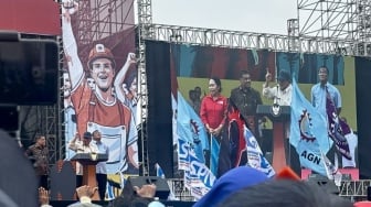 Merasa Presidennya Orang Susah, Prabowo di Hadapan Buruh: Saya Akan Bekerja Hilangkan Kemiskinan