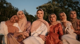 6 Rekomendasi Sampo untuk Wanita Berhijab: Hempas Ketombe dan Rambut Lepek dengan Rp20 Ribuan