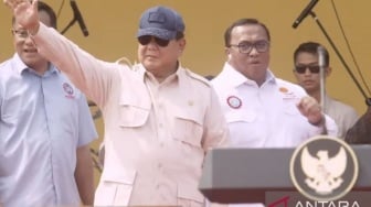 Hadiri Peringatan May Day di Monas, Presiden Prabowo Sapa Ratusan Ribu Buruh