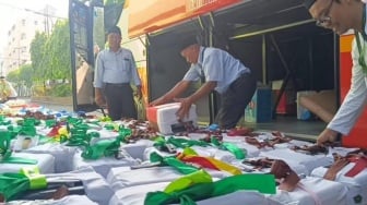 Lucu Tapi Bermakna, Ini Cara Gokil Jemaah Haji Tulungagung Biar Kopernya Nggak Ketuker