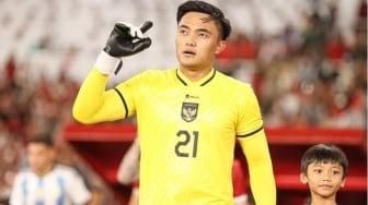 Tampil Buruk, Posisi Ernando Ari di Timnas Indonesia Rawan Digeser oleh 2 Nama Ini