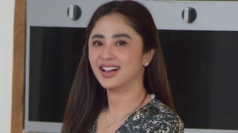 Manajer Ikut Klarifikasi, Dewi Perssik Ngamuk Dibilang Nyanyi Salah Lirik karena Mabuk
