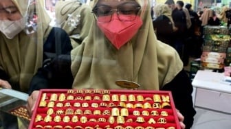 Harga Emas Antam Anjlok! Saatnya Beli atau Jual? Cek Update Terbarunya di Sini!