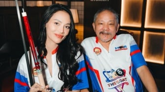 Main Biliar Bareng Efren Reyes, Erika Carlina Bikin Sang Legenda Salah Fokus