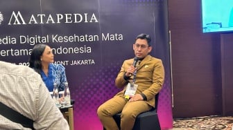 Cerita Dokter Perang Lawan Mitos, Air Kencing Bisa Sembuhkan Sakit Mata: Merusak Otak