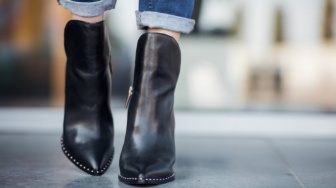 4 Sepatu Boots Wanita Lokal yang Bikin Gaya Makin Chic, Mulai dari 200 Ribu