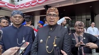 Persib Selangkah Lagi Juara! Wali Kota Bandung Imbau Bobotoh: Rayakan dengan Cara Bermartabat!