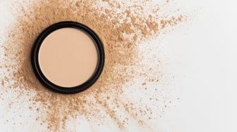 5 Rekomendasi Bedak Anti Dempul Harga Rp60 Ribuan, Nempel Sempurna ke Kulit