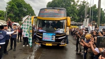 Garut Berangkatkan Ratusan Calon Haji, Cirebon Berduka: Kisah Pilu di Embarkasi Indramayu