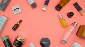 10 Brand Skincare Legal di Indonesia yang Bikin Awet Muda dan Makin Glowing!