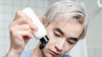 7 Skincare Anti-Aging untuk Pria: Manjur Remajakan Kulit, Harga Tak Bikin Dompet Melilit!