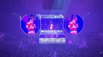 Panggung Spektakuler di Konser J-Hope BTS Hingga Teriakan 'eeeea!' dari Army Menggema
