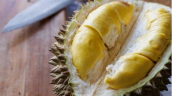 Warga Malaysia Bikin Geger di Apartemen Paris Gara-gara Durian, Netizen: Coba Goreng Ikan Asin