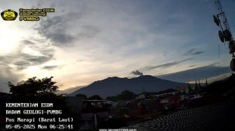 Erupsi Gunung Marapi Bikin Panik Warga Agam-Tanah Datar: Kaca Rumah Bergetar, Kolom Abu 1000 Meter!
