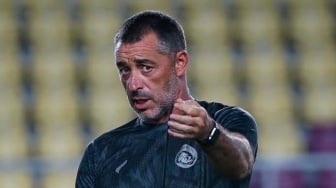 BRI Liga 1: Pelatih Arema FC Tak Mau Larut dalam Kenangan Manis di Manahan