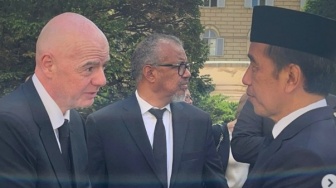 Bertemu Presiden FIFA di Vatikan, Jokowi Curhat Kondisi Sepak Bola Indonesia