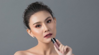 7 Rekomendasi Lipstik Ombre Buat Atasi Bibir Hitam: Produk Lokal Kualitas Internasional
