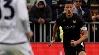 AC Milan Cuma Gimmick, Tidak Ada Nama Jay Idzes di Daftar Pemain Incaran