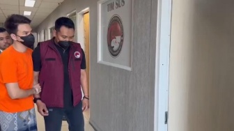 Masih Pemulihan Usai Operasi, Jonathan Frizzy Tak Ditahan di Kasus Vape Obat Keras