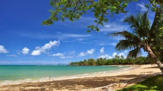 Pantai Ciputih, Wisata Terjangkau dengan Pesona Cantik di Pandeglang