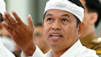 Era 80-an Kembali? Kebijakan Jalan Kaki ke Sekolah Dedi Mulyadi Viral