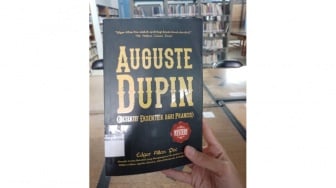 Menelusuri Jejak Detektif Dunia: Pengalaman Membaca Auguste Dupin