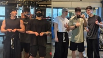 V, Jungkook dan Song Kang Hebohkan Fans karena Foto Bersama di Tempat Gym