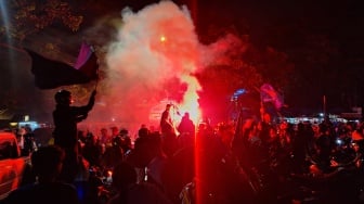 Momen Bobotoh Konvoi Kota Bandung Rayakan Persib Juara BRI Liga 1