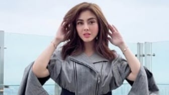 Sumber Kekayaan Dhena Devanka, Tetap Glowing usai Cerai dari Jonathan Frizzy