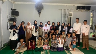Kreatif! PPG Unila Latih Anak Panti Ar-Ra'uf Syahira Buat Lilin Aromaterapi